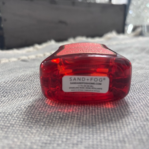 Sand + Fog Sparkling Rose Perfume Oil Roller - Red - Picture 3 of 6
